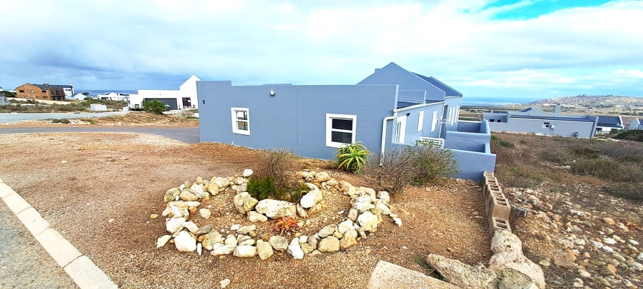 4 Bedroom Property for Sale in Hoogland Western Cape